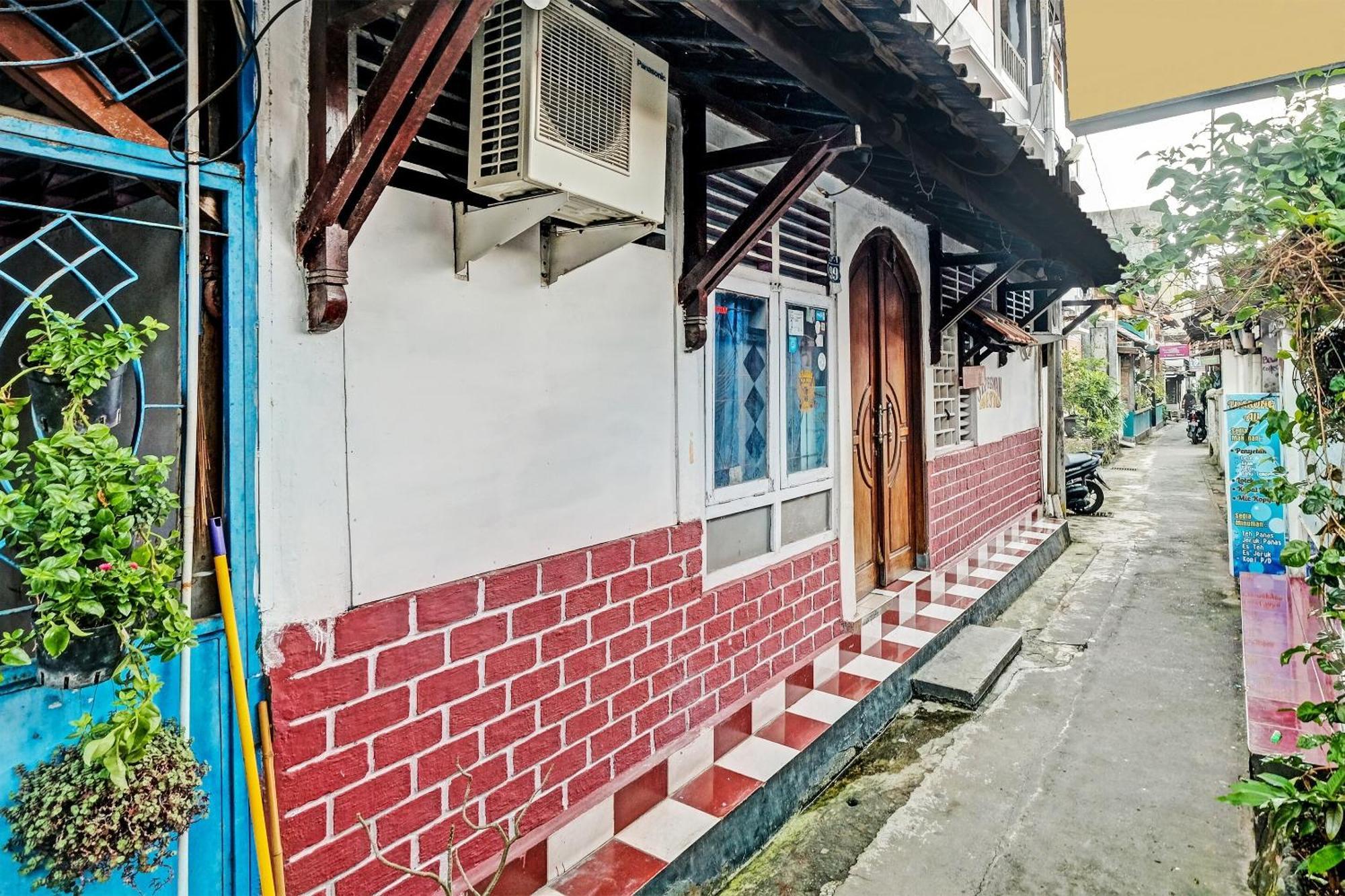 Spot On 91915 Homestay Superman Yogyakarta Eksteriør bilde