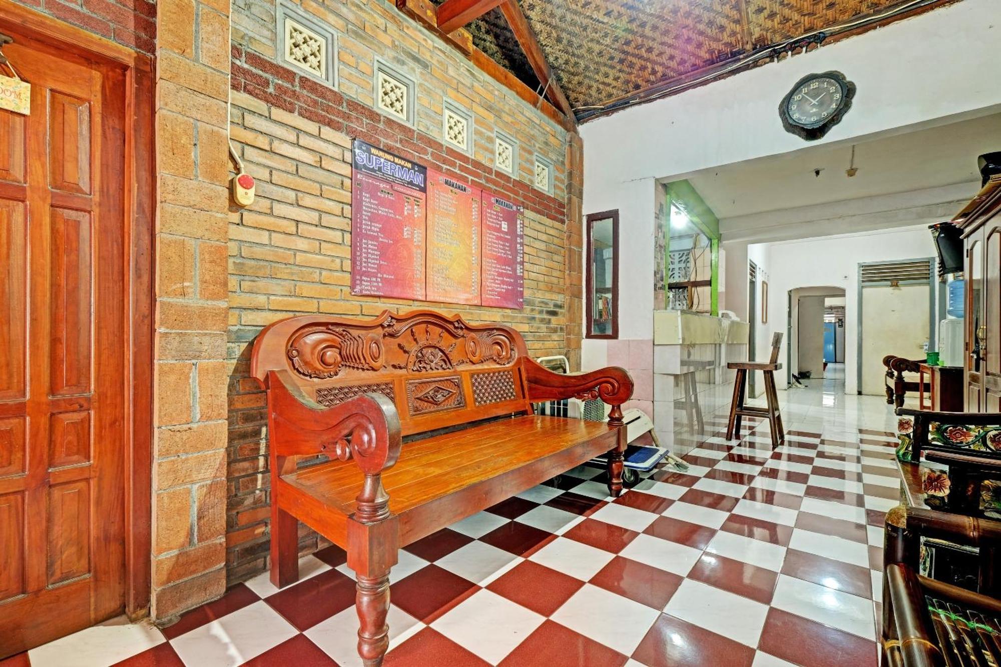 Spot On 91915 Homestay Superman Yogyakarta Eksteriør bilde