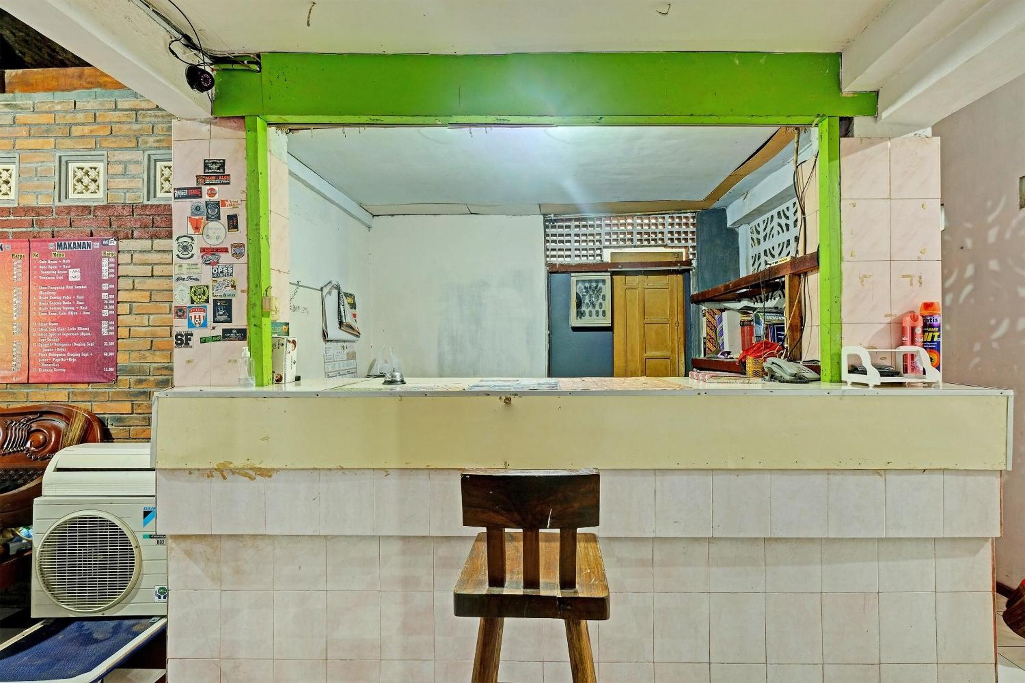 Spot On 91915 Homestay Superman Yogyakarta Eksteriør bilde