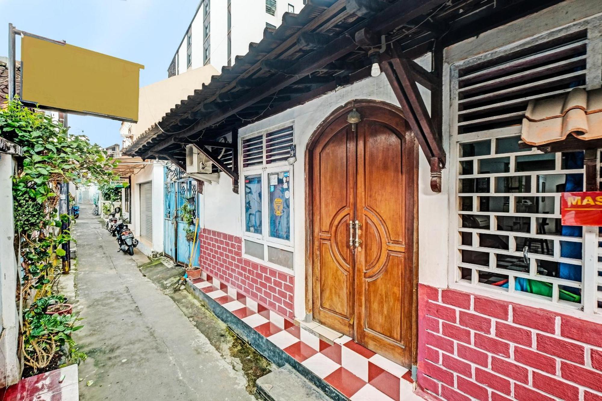 Spot On 91915 Homestay Superman Yogyakarta Eksteriør bilde