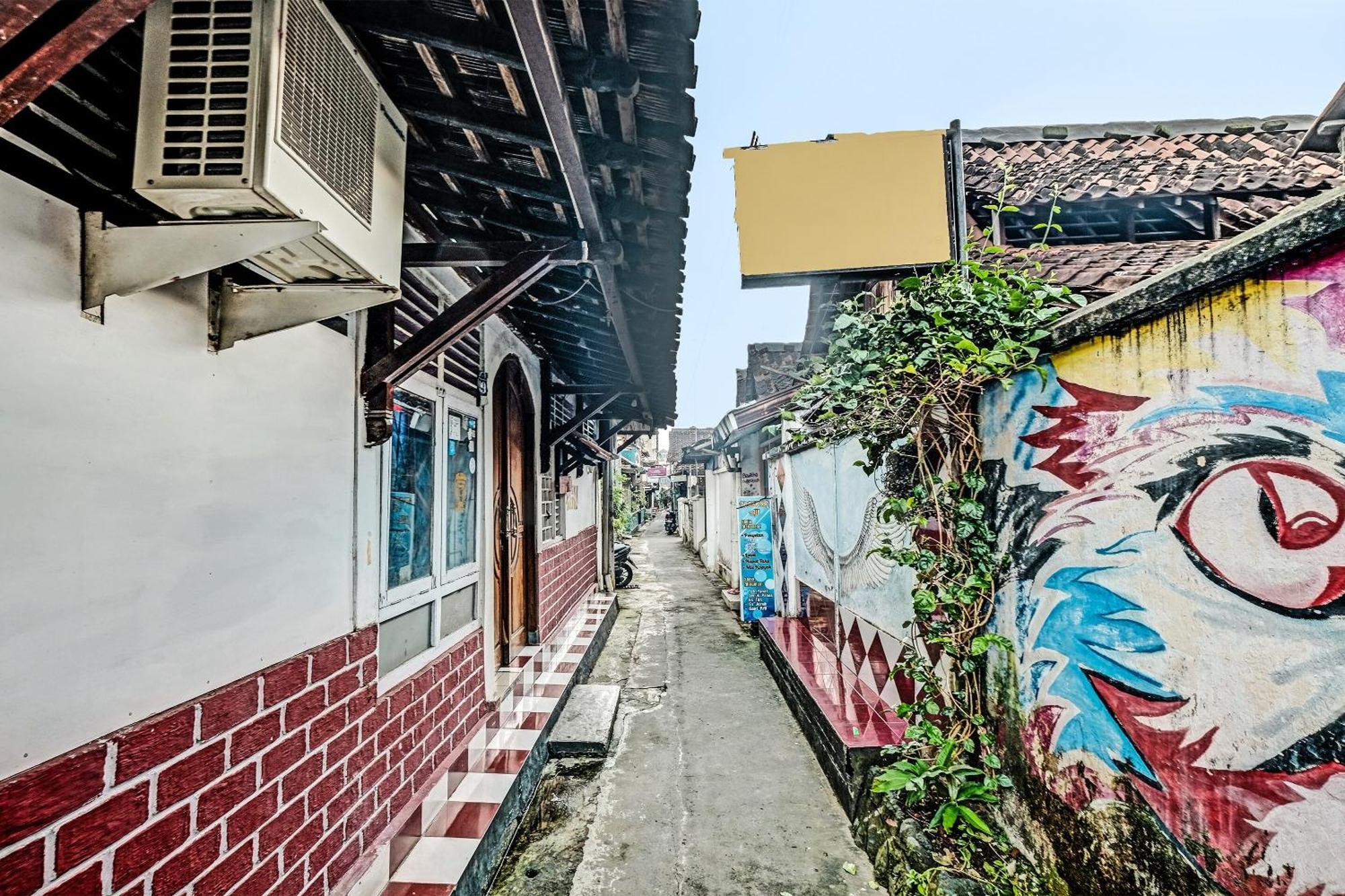 Spot On 91915 Homestay Superman Yogyakarta Eksteriør bilde